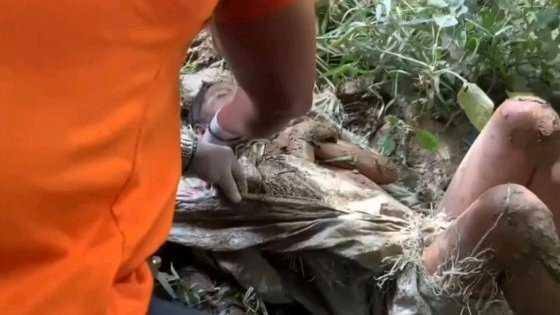 Mayat Wanita Ditemukan Tersangkut Pohon Bambu di Pinggir Sungai Denai